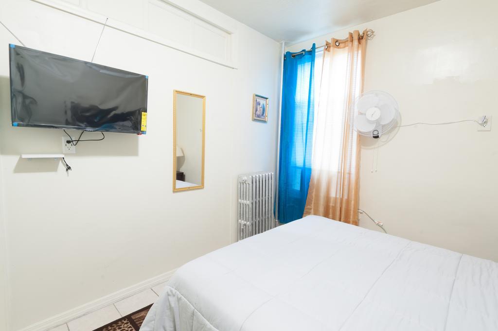 Studio And 1 Bedroom Apartments - Bronx New York Exterior photo